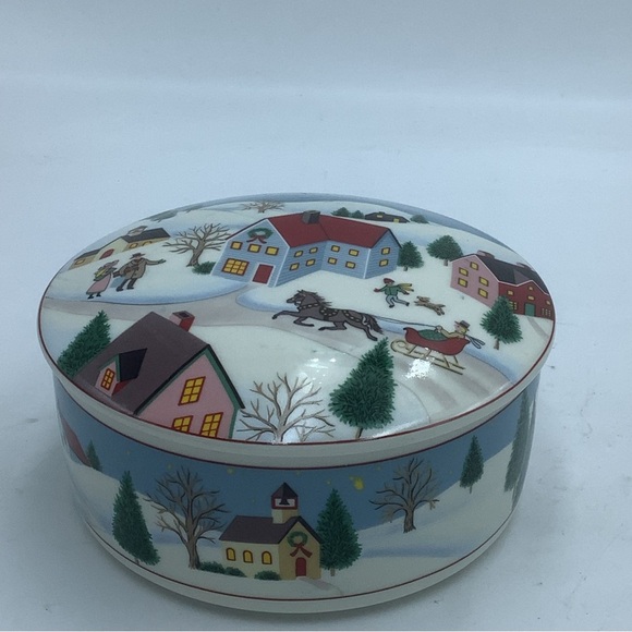 Mikasa Holiday Village Ceramic Trinket Box - Picture 1 of 8